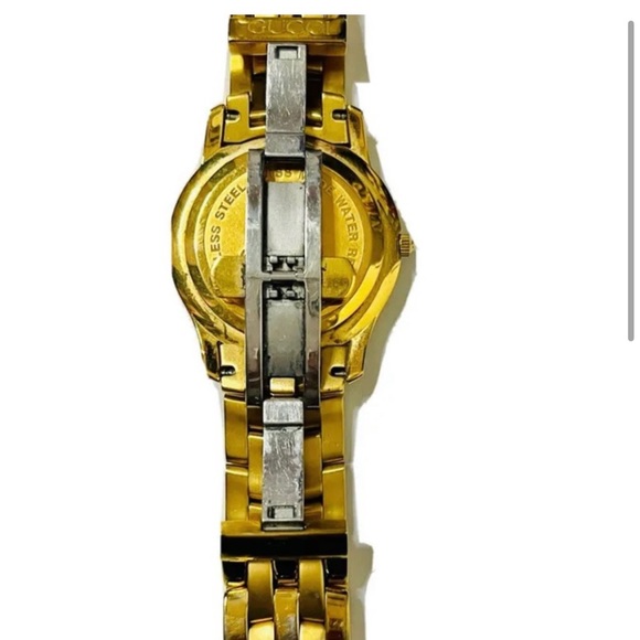 100% Authentic Men's Gucci 5400M Swiss Date Gold Plated Watch with Black Dial - Picture 4 of 4